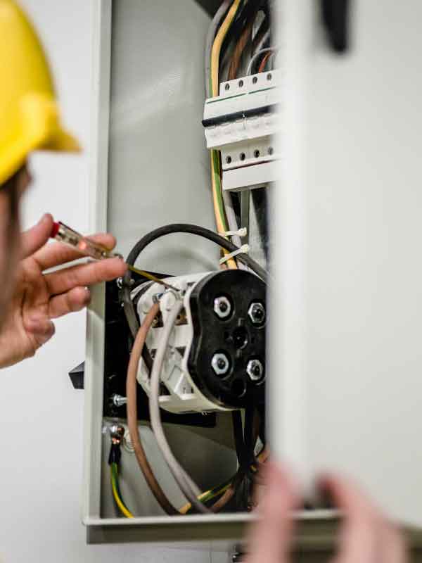 istanbul-uygu-servisi-elektrik-servisi-anadolu-yakasi-2-600x800-min